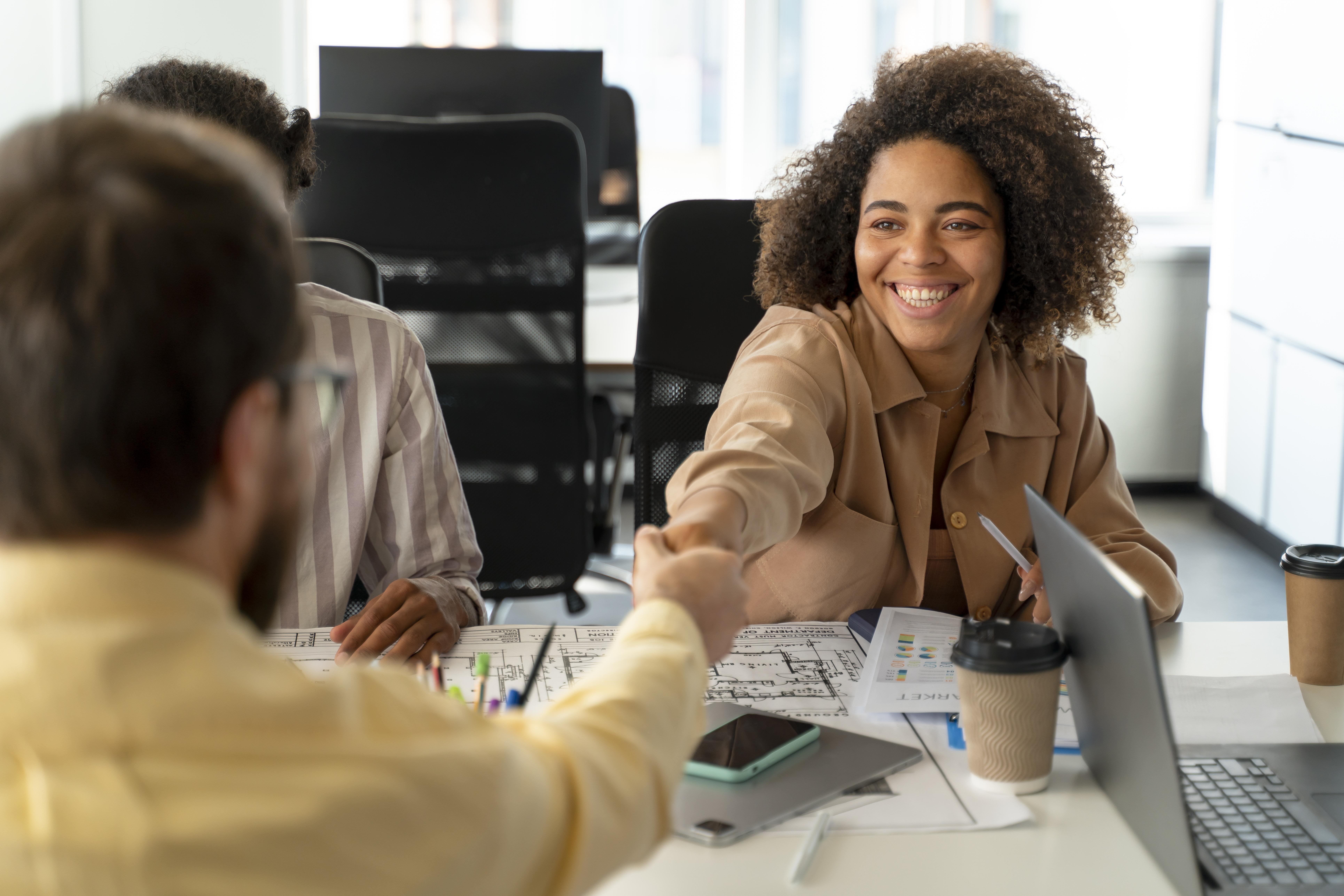 Pourquoi les entreprises recrutent davantage d’alternants en 2026 ?